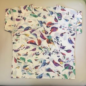 Super cute bird pattern summer top - size L